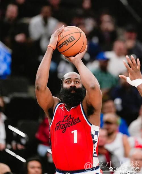 哈登罚球失手 布劳恩命中超长三分 哈登罚球失手 布劳恩命中超长三分