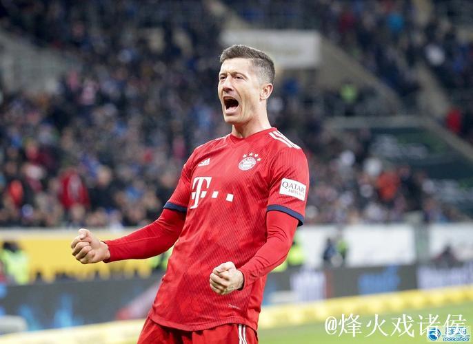 德甲最佳球员揭晓:莱万击败桑乔与哈弗茨荣膺桂冠 德甲最佳球员揭晓:莱万击败桑乔与哈弗茨荣膺桂冠